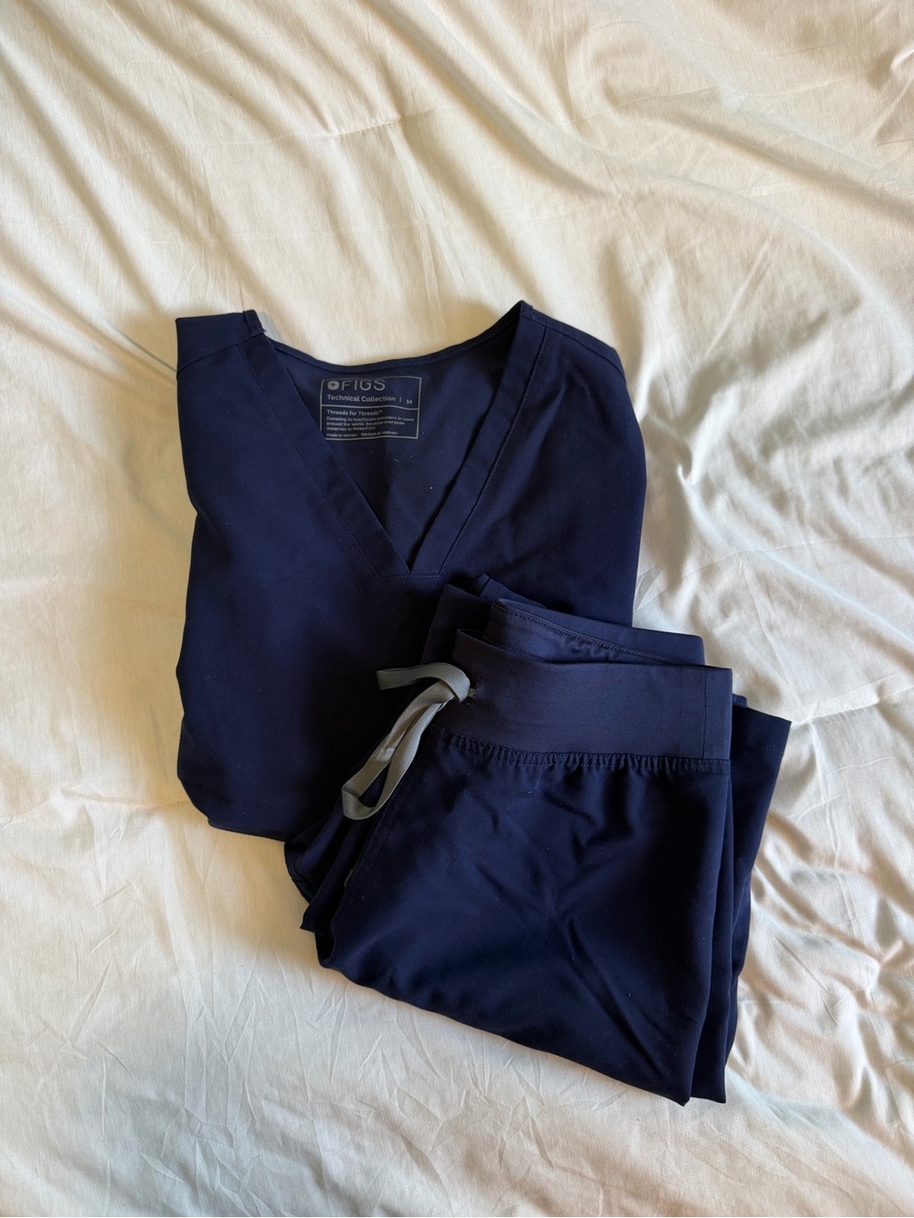 Figs Women's Two-Piece V-Neck Scrub Set - Navy SOLD